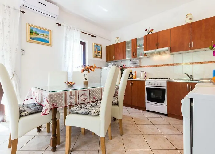 Holiday Flora Vikendica