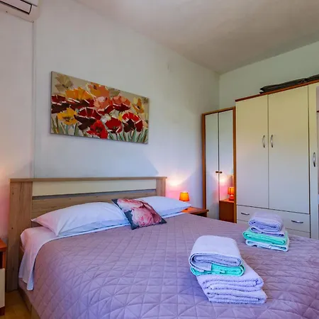 Flora בית נופש *