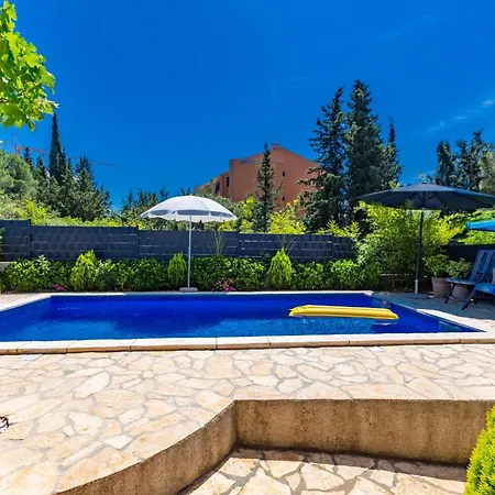 Holiday home Holiday Flora *