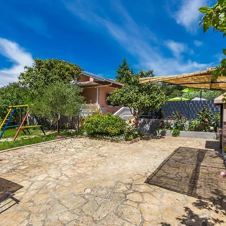 Holiday home Holiday Flora