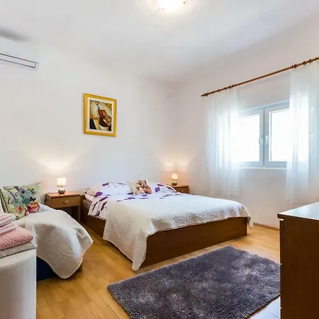 בית נופש Flora זאדאר