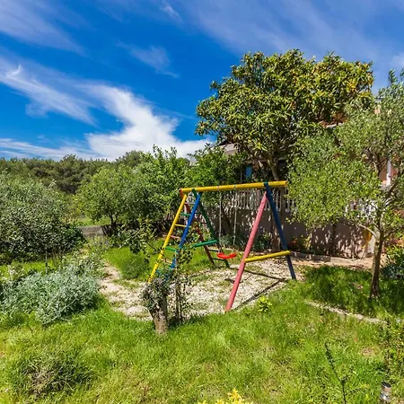 בית נופש Flora