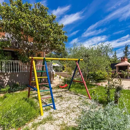 Holiday home Holiday Flora Zadar